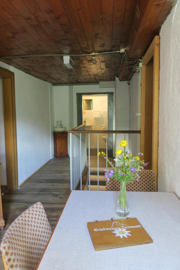 Edelweiss Mountain - 1 Hour Hike Up From Station - On Hiking Trail - No Transport Chata Zermatt