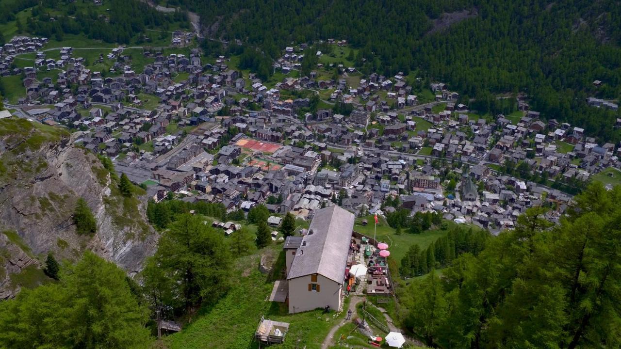 Edelweiss Mountain - 1 Hour Hike Up From Station - On Hiking Trail - No Transport Lodge *